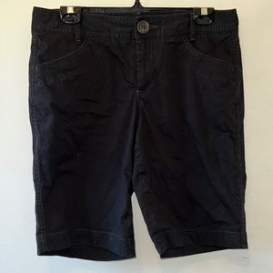 Dockers Women’s 8 Black Shorts